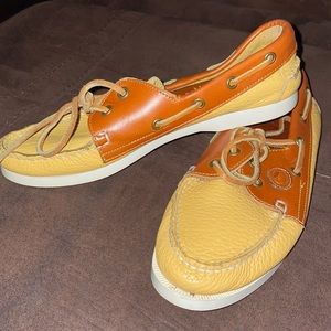 Beautiful mustard yellow vintage Dooney boat shoes